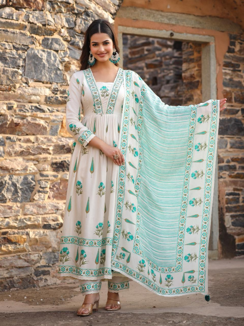 Pretty pretty V neckpure muslin Anarkali