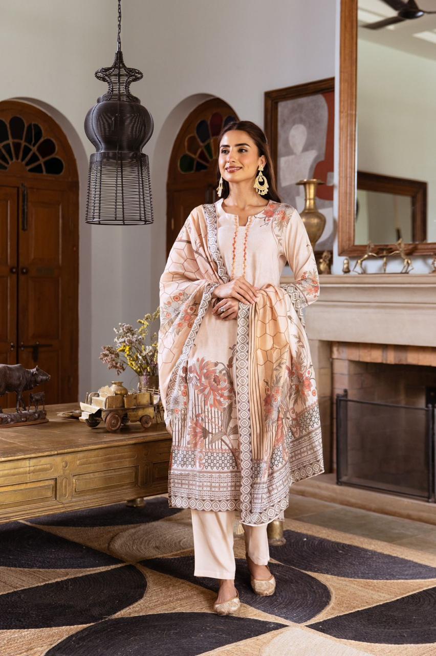 A royal and an elegant piece in muslin paired with muslin digital print dupatta