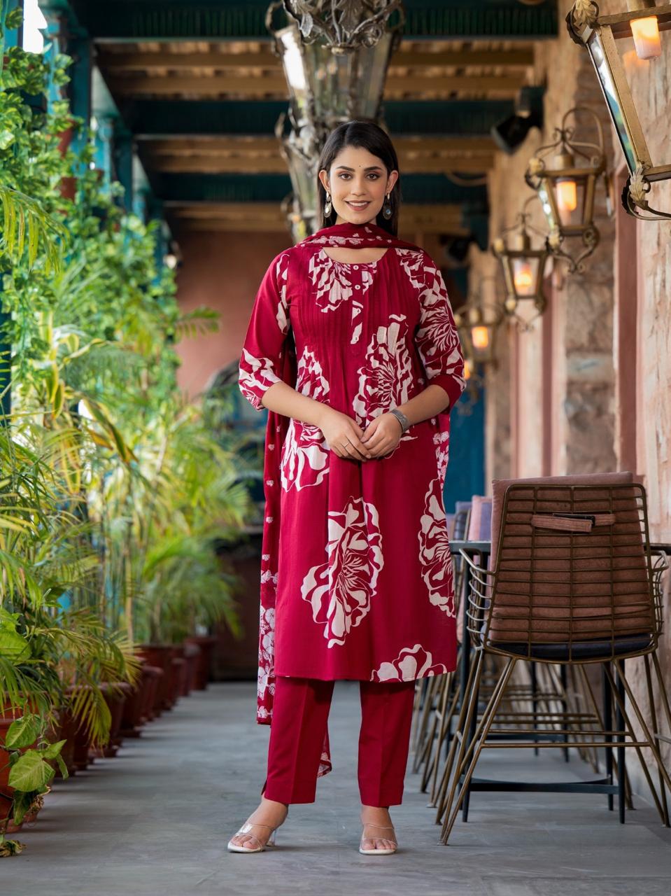 Gorgeous cotton digital printed suit set