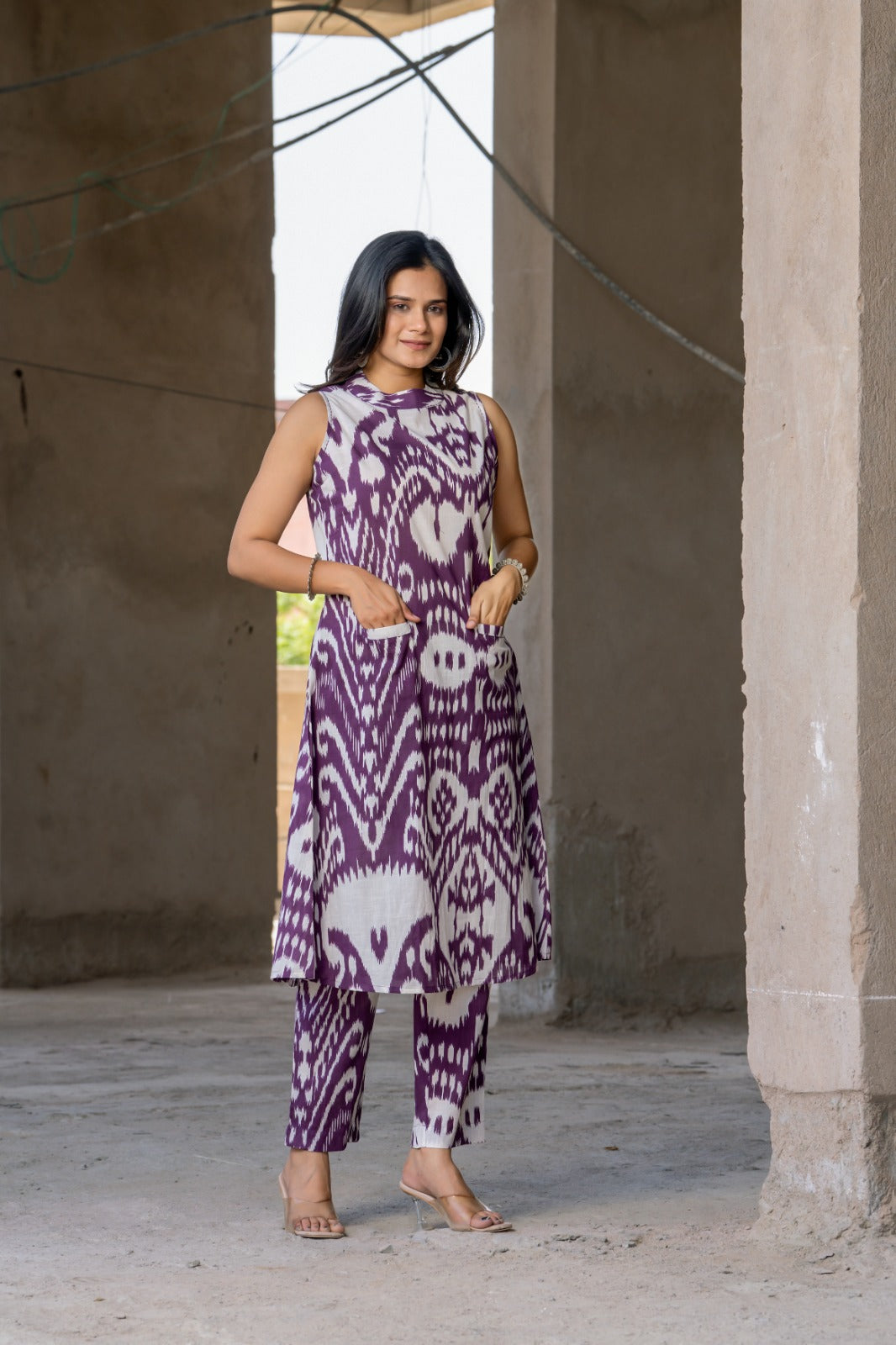 Beautiful n Elegant sleeveless kurta pant