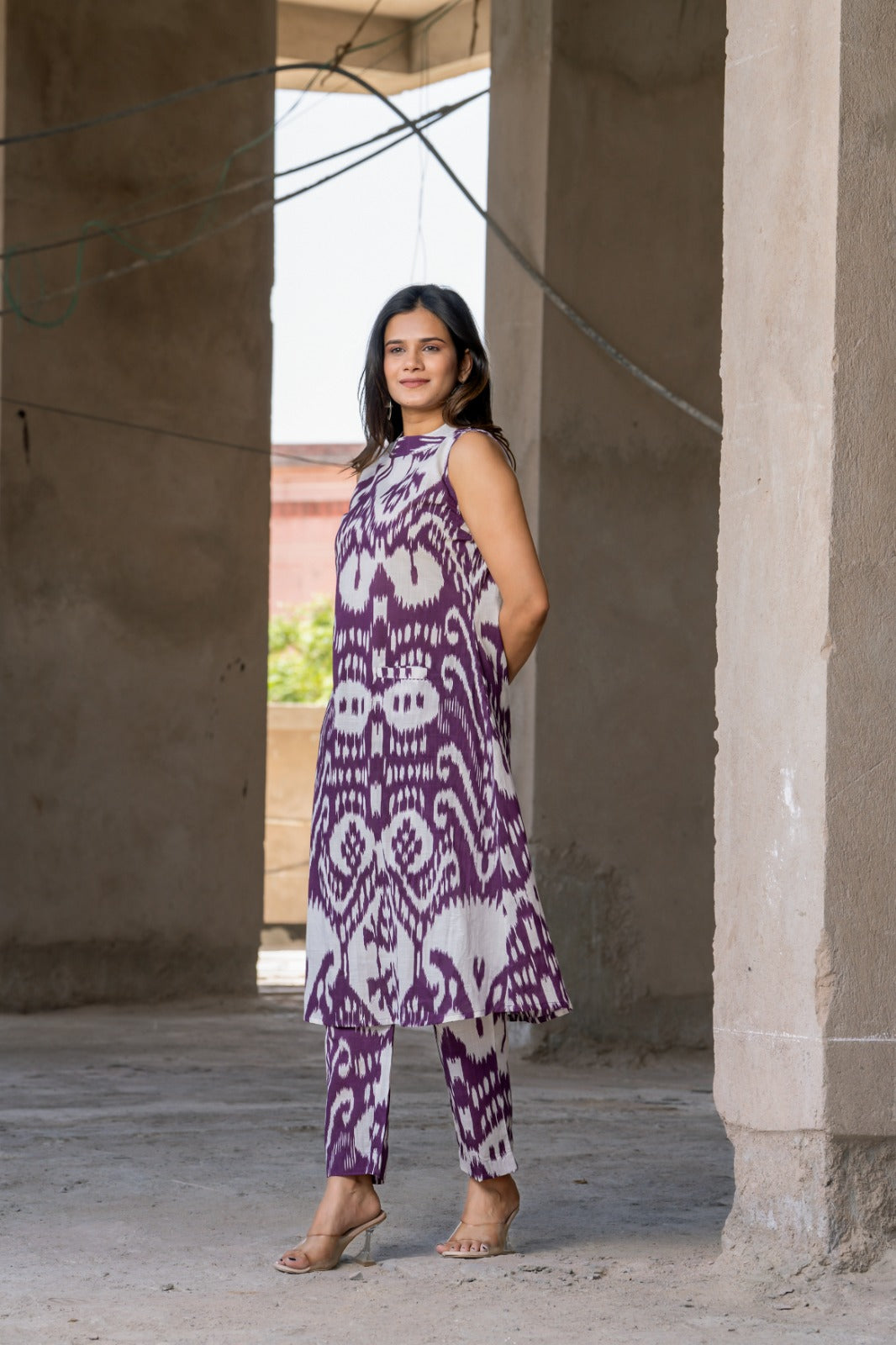 Beautiful n Elegant sleeveless kurta pant