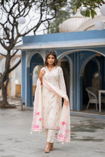 Best selling is back ! Wow jamdani hand weaved suit set comes with lining ! True to size !