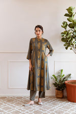 Heavy rayon stylish kurta pant in princes cut n with pockets