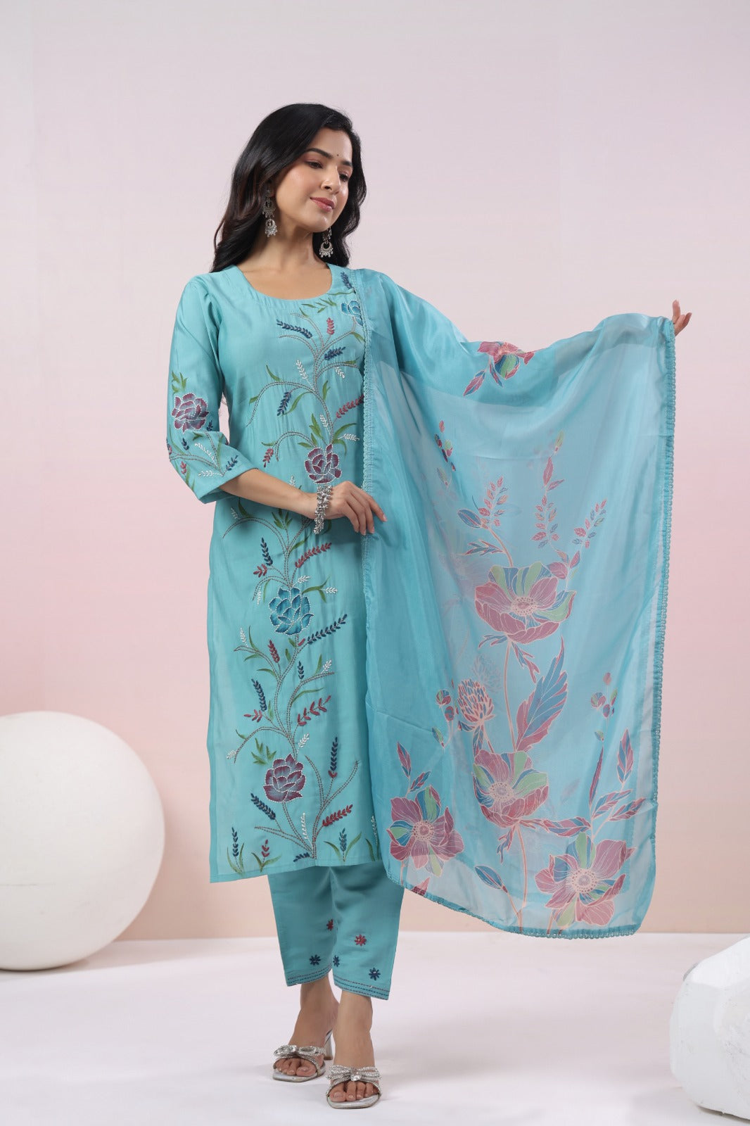 Muslin embroidered suit set