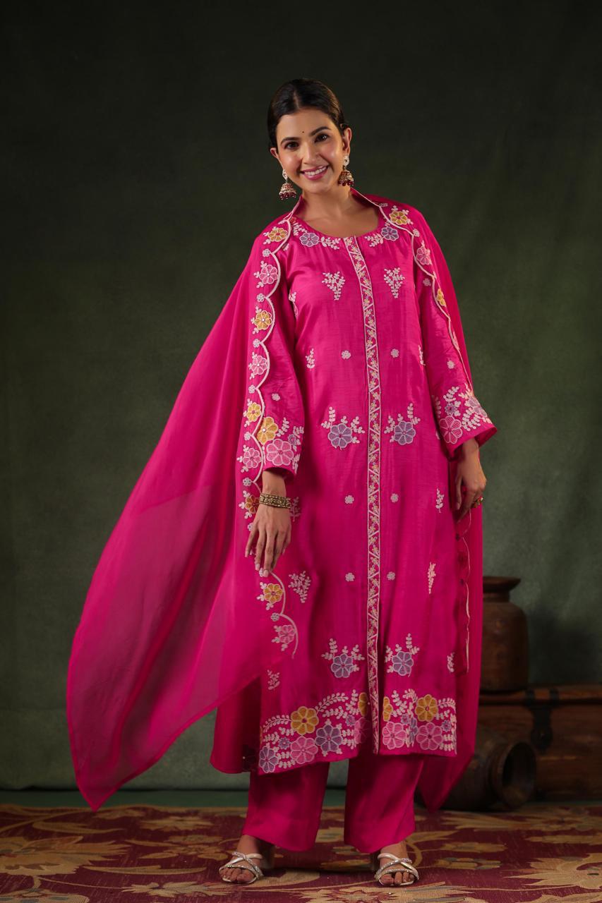 Embroidered dola silk suit with lining