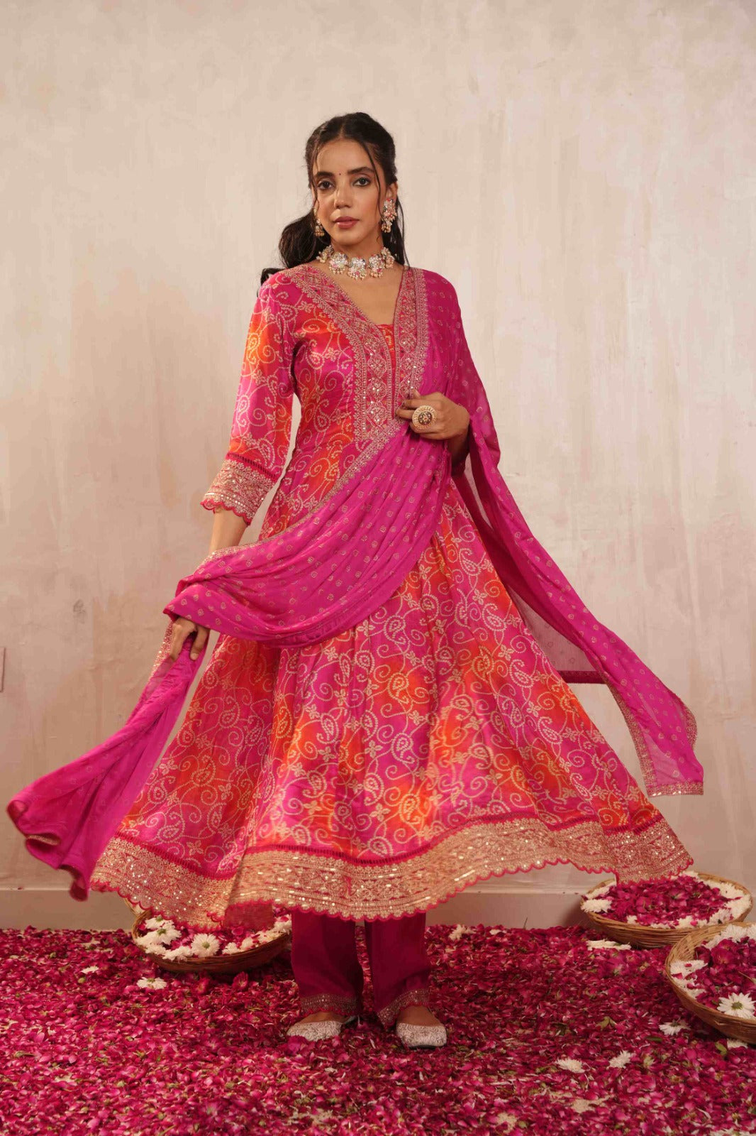 Pretty crepe bandhani Anarkali lining suit set