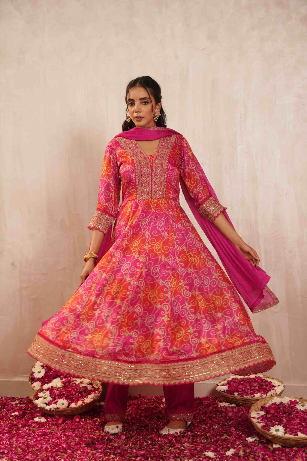 Pretty crepe bandhani Anarkali lining suit set