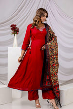 Heavy rayon suit set paired with kalamkari dupatta