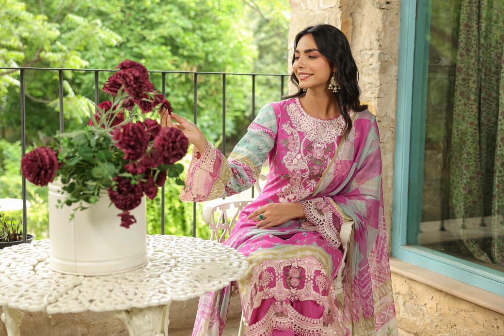 Pretty pure cotton embroidered suit set with pretty detailing