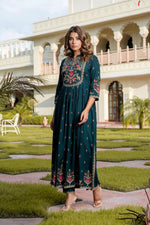 Pretty heavy rayon kurta pant in green colour