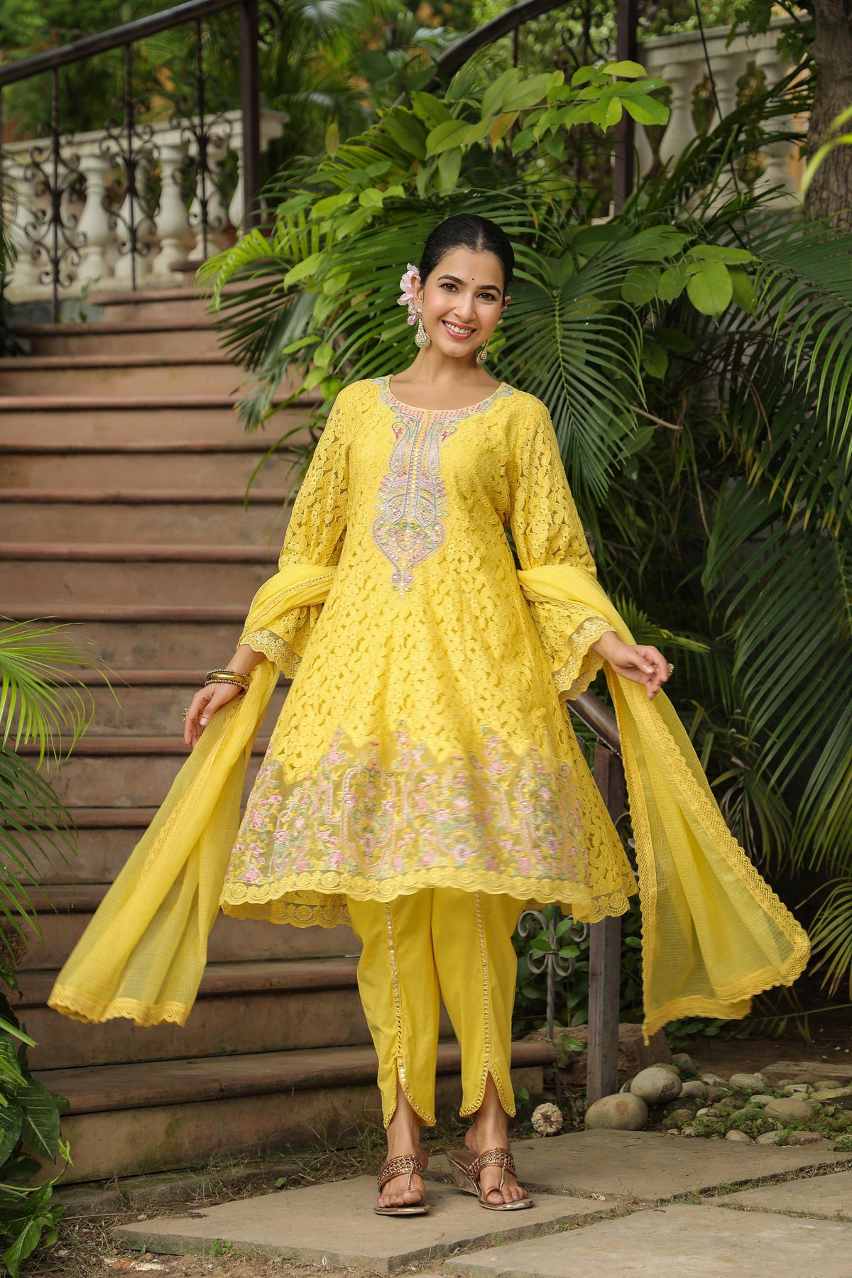 Premium netted kurta paired with tulip pant