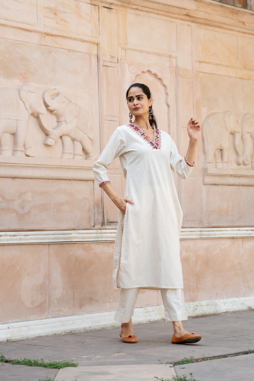 Pretty V neck cotton kurta pant