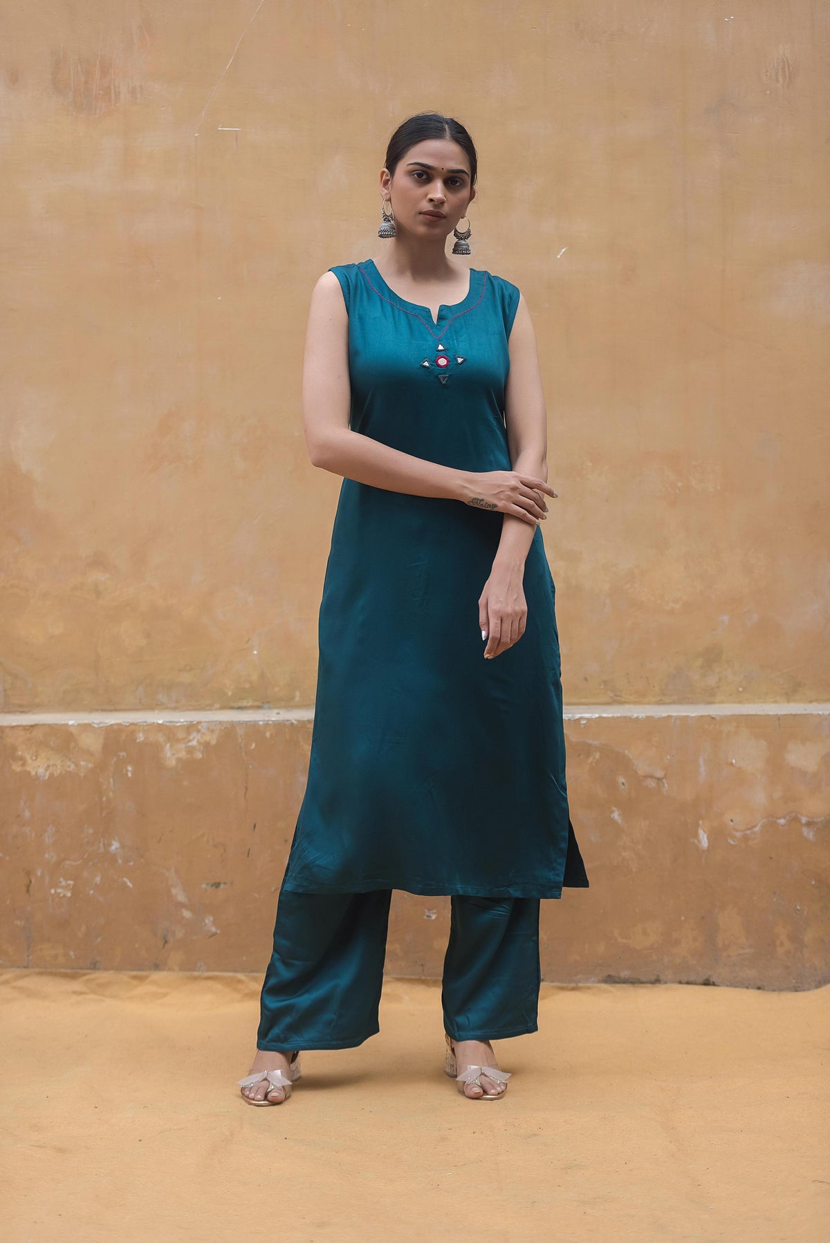 Wow gaji sleeveless (extra sleeves available) kurta pant