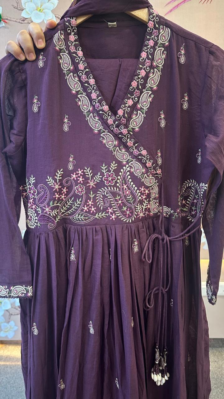 Pretty mul cotton lining embroidered suit set in wine