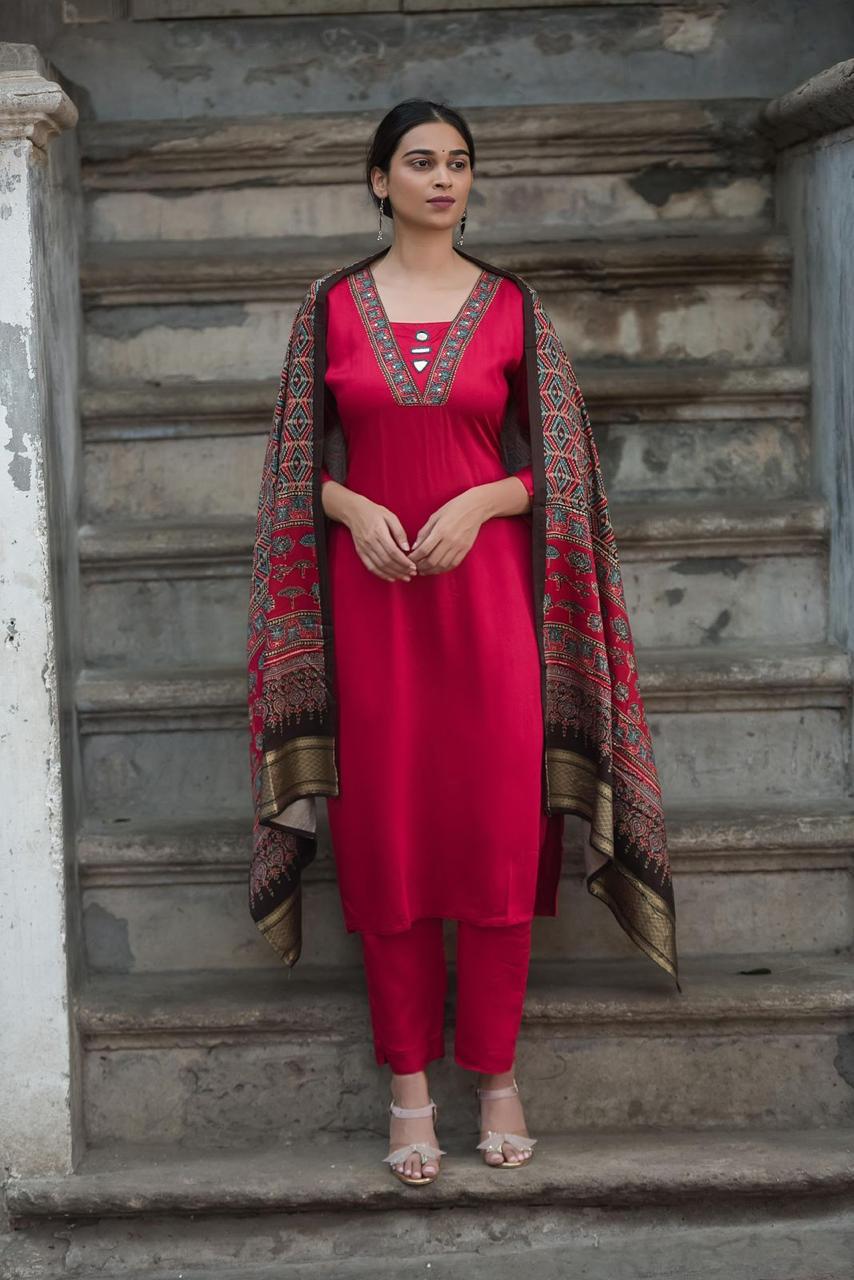 Pretty gaji silk full suit set in pink