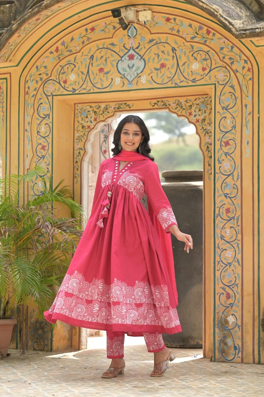 Pretty cotton Alia cut suit set