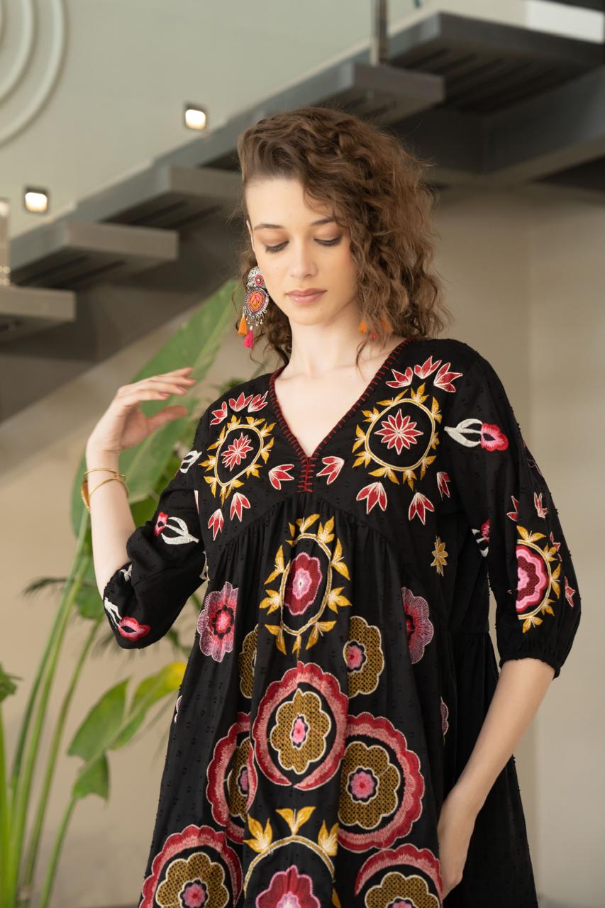 Embroidered weaved cotton lining dress