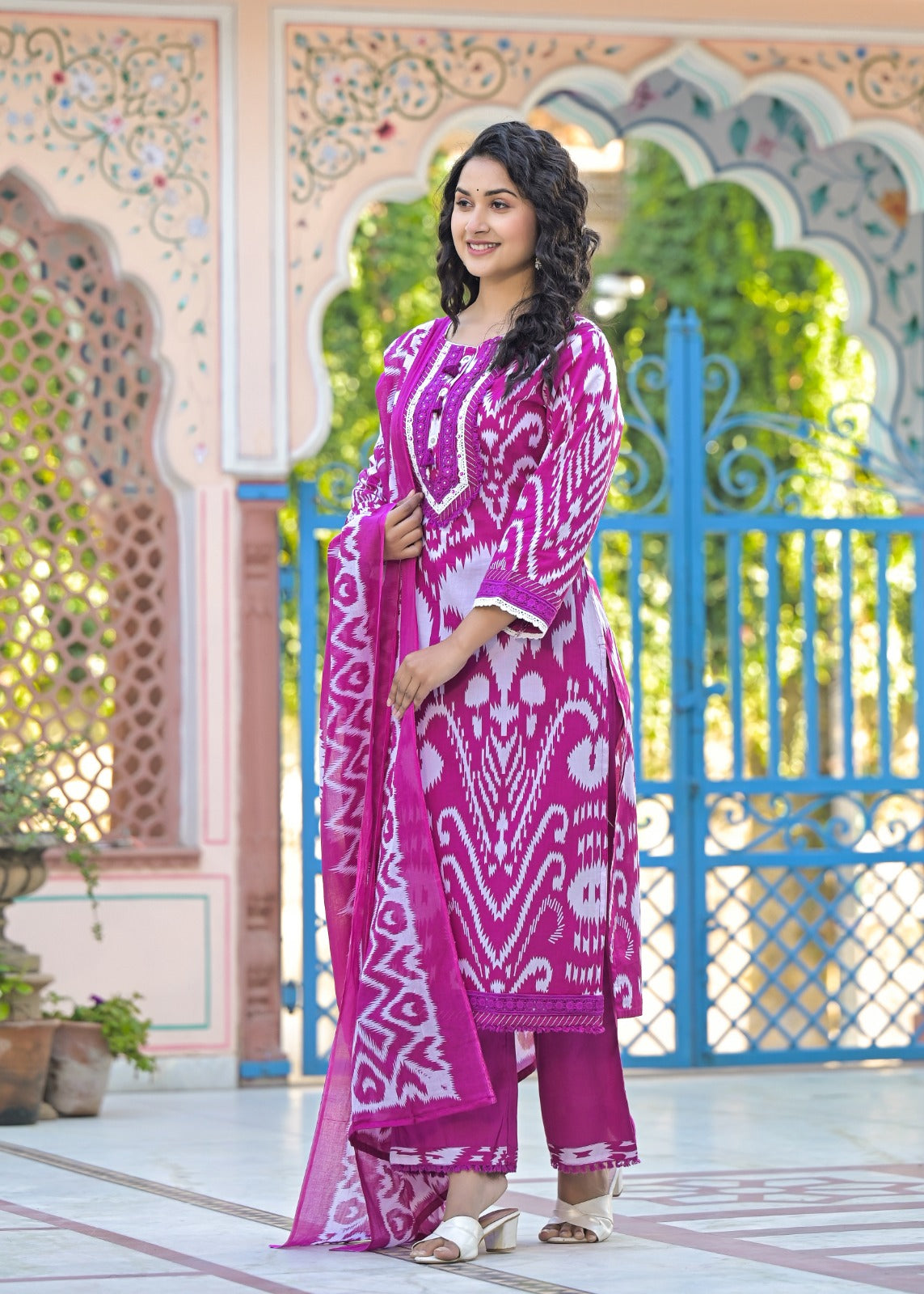 Patola with lace detailing cotton suit set