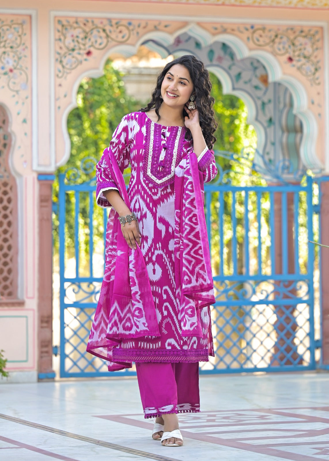 Patola with lace detailing cotton suit set