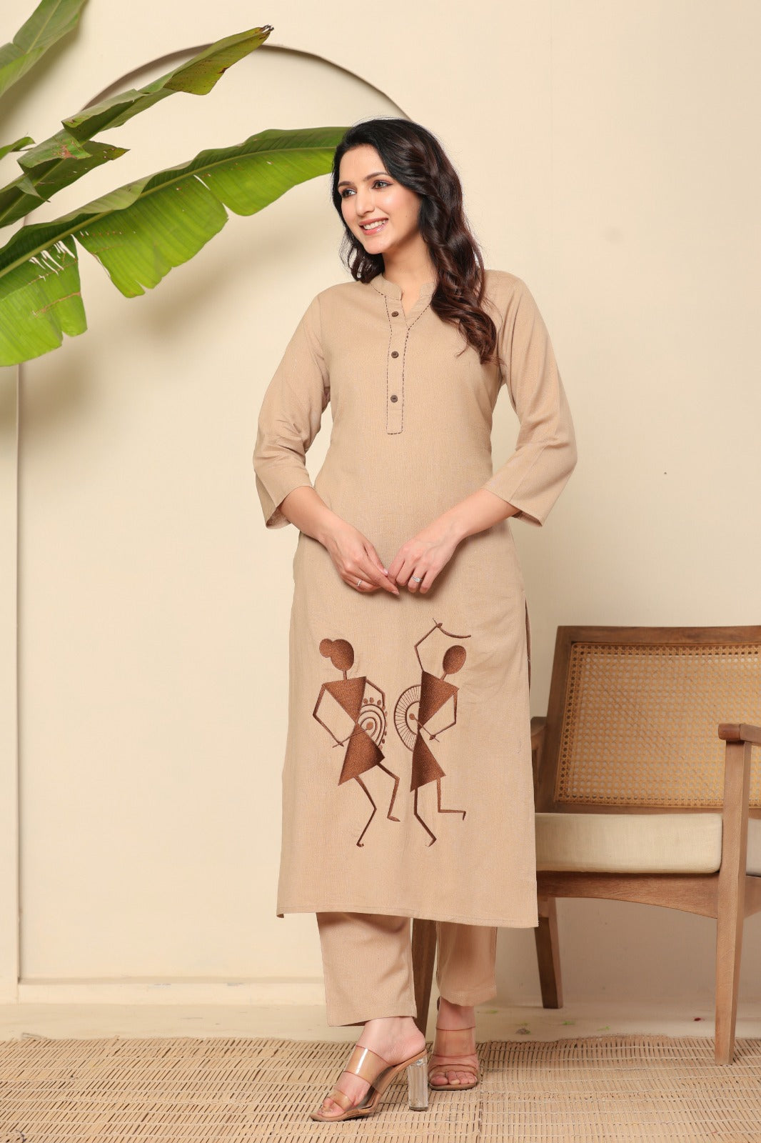 Beautiful appliqué work kurta pant in worli art