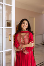 Pretty muslin Anarkali suit set to slay this festive in red